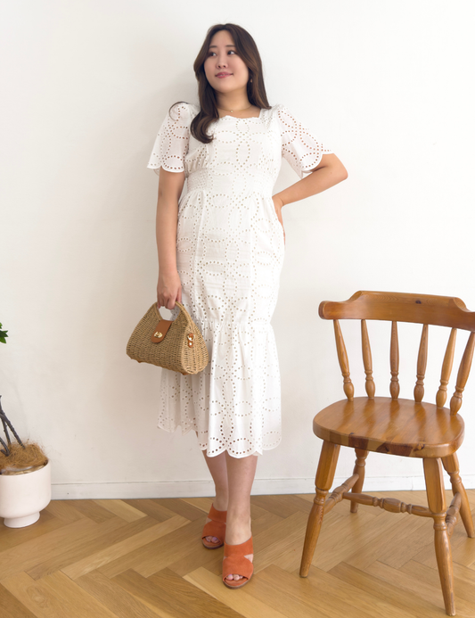 CINEMATIQ 2wayレースマーメイドワンピ ホワイト 正面 モデル着用