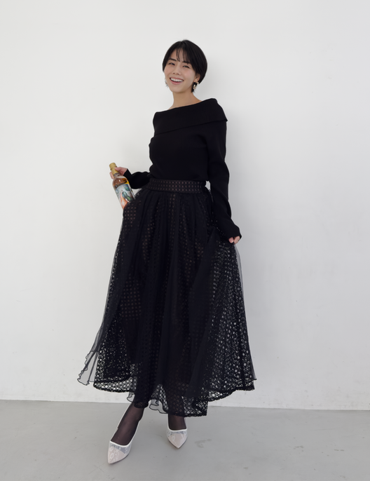 CINEMATIQ チュールレイヤードスカート ブラック 斜め モデル着用