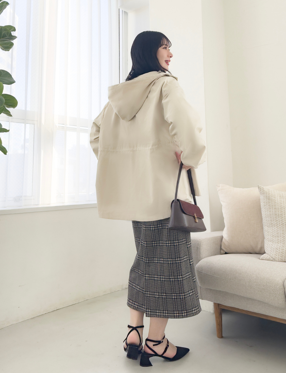 CINEMATIQ 【日本製生地】撥水難燃タウンジャケット アイボリー 背面 モデル着用