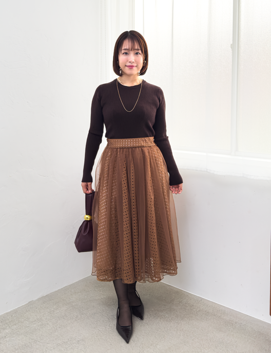 CINEMATIQ チュールレイヤードスカート ブラウン 正面 モデル着用