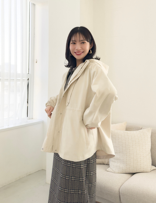 CINEMATIQ 【日本製生地】撥水難燃タウンジャケット アイボリー 斜め モデル着用