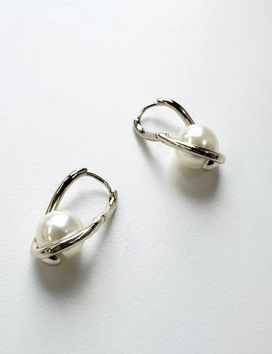 ニュアンスオーバルパールピアス