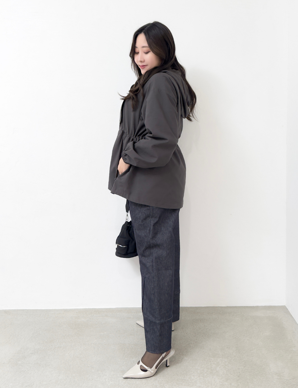 CINEMATIQ 【日本製生地】撥水難燃タウンジャケット グレー 横 モデル着用