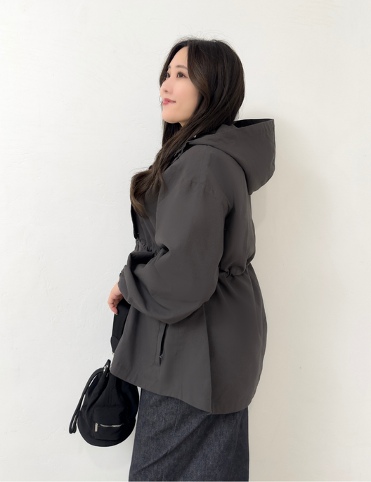 CINEMATIQ 【日本製生地】撥水難燃タウンジャケット グレー  横 モデル着用