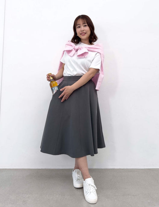 CINEMATIQ ピンタックフレアスカート グレー ディティール