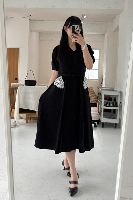 ポケットのレースが可愛い大人可愛いワンピのコーディネート