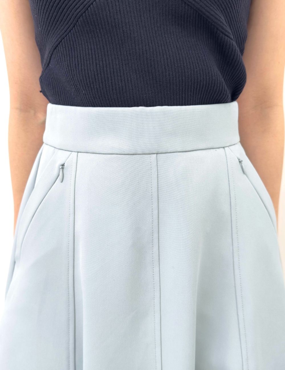 CINEMATIQ ピンタックフレアスカート ライトブルー ディティール