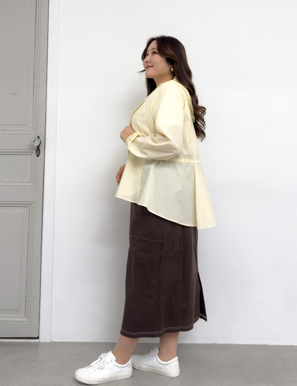 CINEMATIQ 撥水UVカットパーカー アイボリー 横 モデル着用