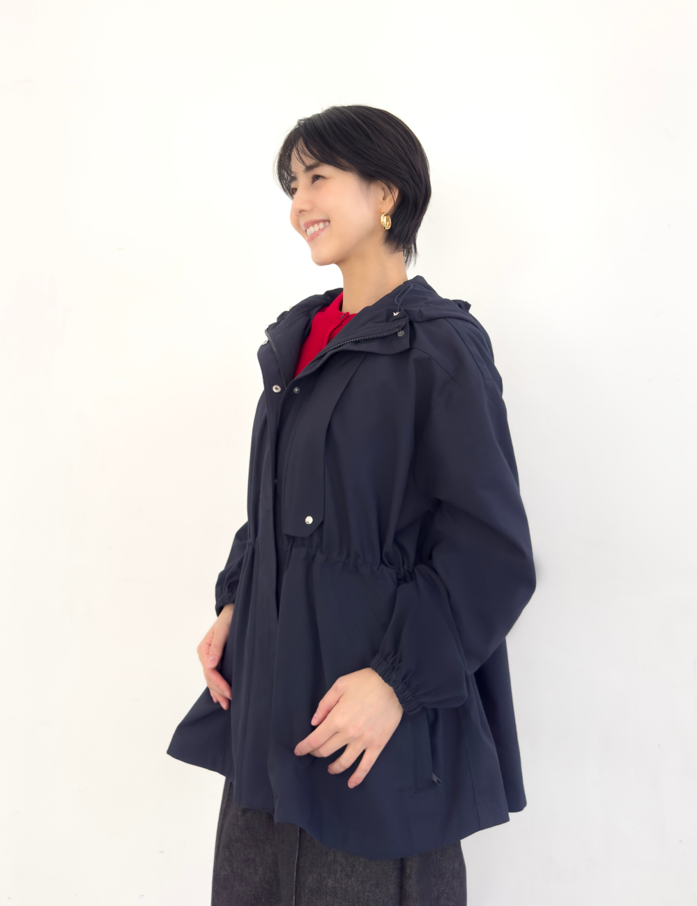 CINEMATIQ 【日本製生地】撥水難燃タウンジャケット ネイビー 斜め モデル着用