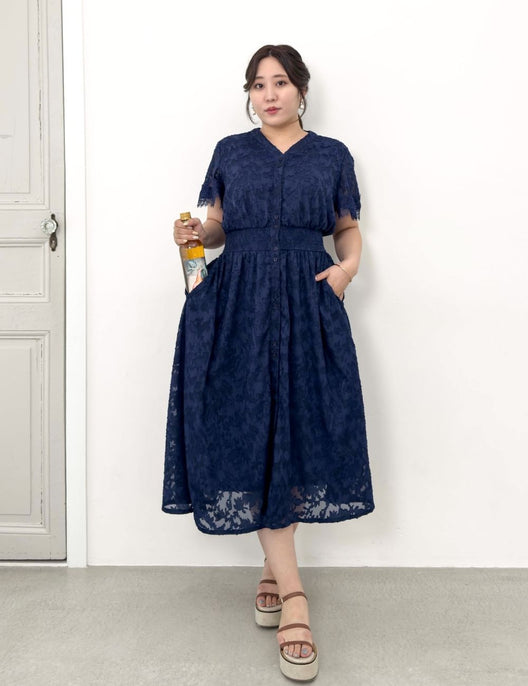 CINEMATIQ カットジャガードワンピ ネイビー 正面 モデル着用