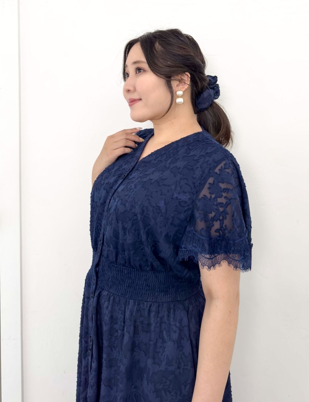 CINEMATIQ カットジャガードワンピ ネイビー ディティール