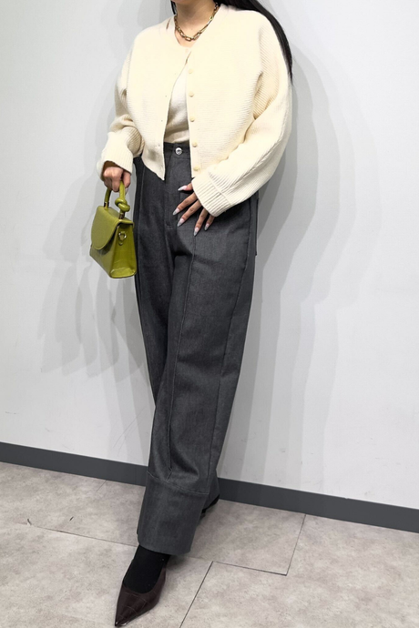 ストレッチの効いたジーンズで大人カワイイコーディネート