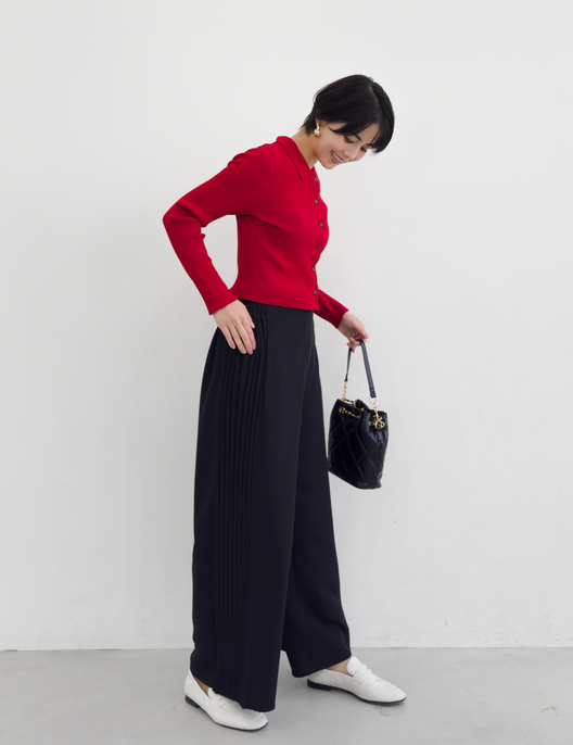 CINEMATIQ サイドプリーツストレートパンツ ブラック 斜め モデル着用