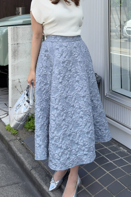 Elegant and Cute Embossed Flower Skirt Outfit
