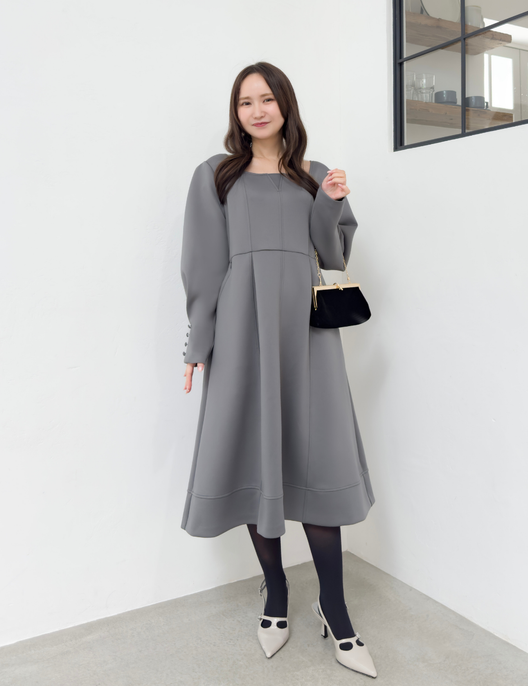 CINEMATIQ キーネックポンチワンピ グレー 正面 モデル着用