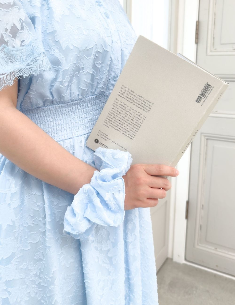 CINEMATIQ カットジャガードワンピ ライトブルー ディティール