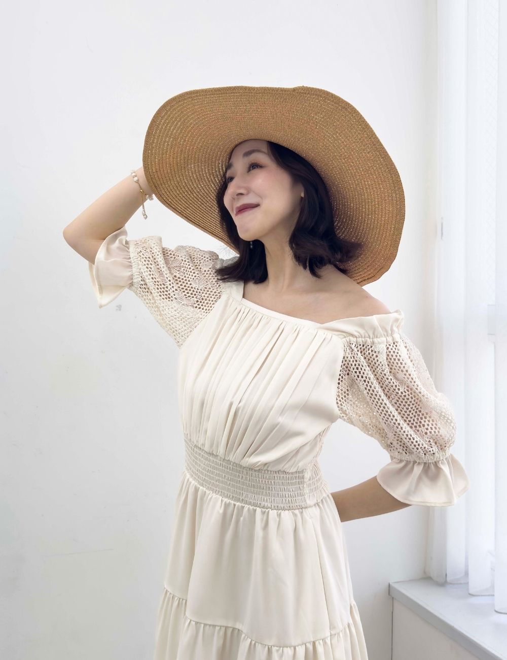 つば広女優帽