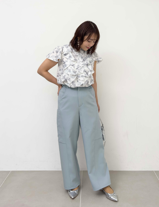 CINEMATIQ 8ポケットワイドパンツ ライトブルー 正面 モデル着用