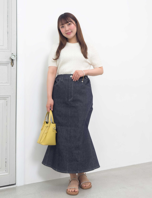 CINEMATIQ 【カイハラデニム】アジャスタブルストレッチマーメイドスカート【異次元伸縮】 ネイビー 正面 モデル着用