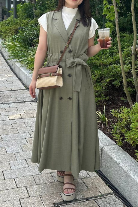 ジレワンピのアースカラーなコーディネート