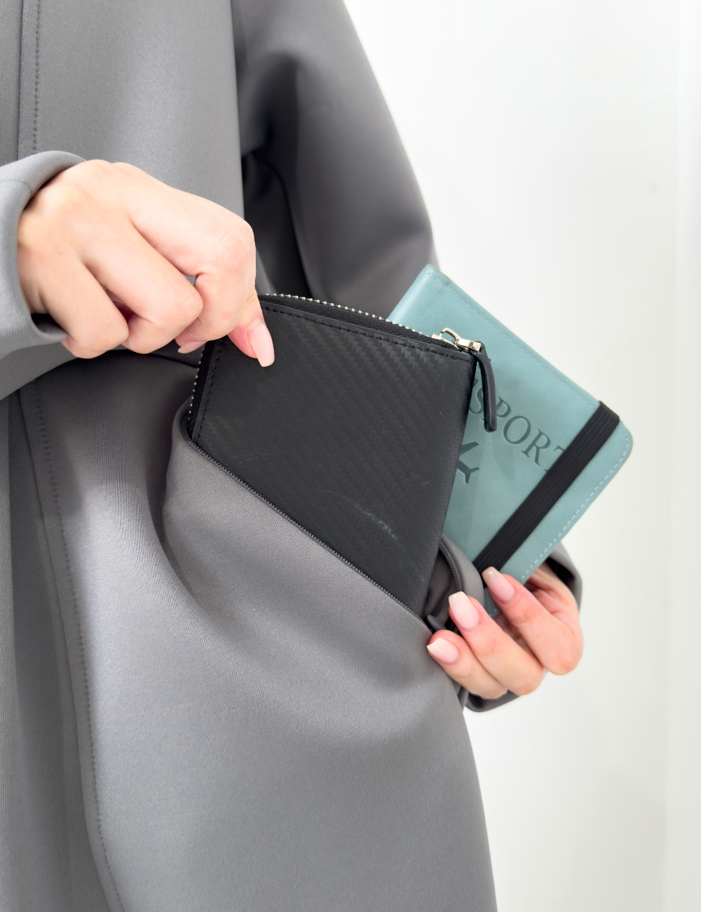 CINEMATIQ キーネックポンチワンピ グレー ディティール