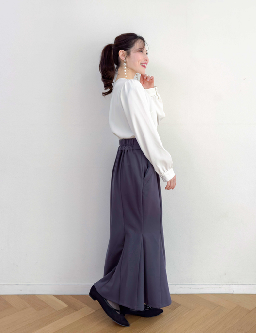 【べーシックライン】ダブルポケットポンチマーメイドスカート