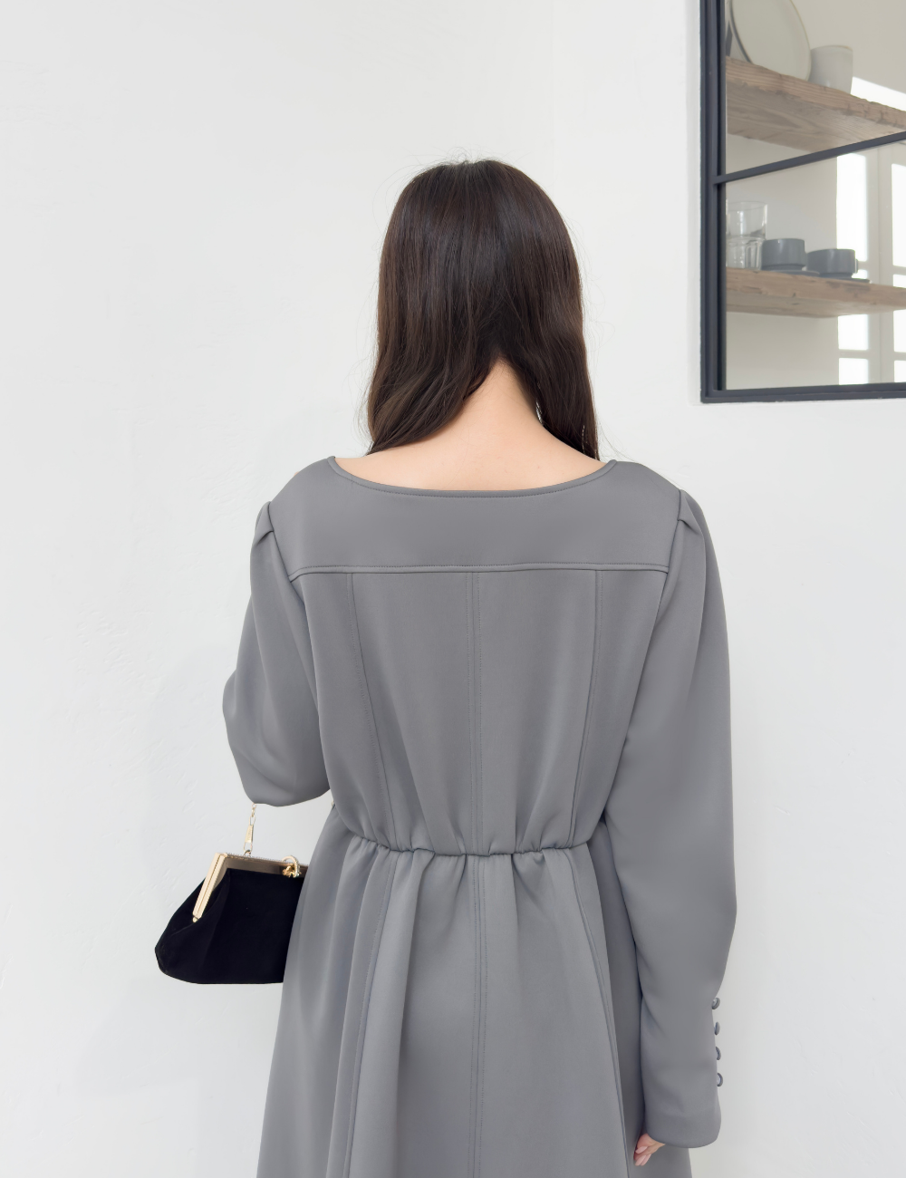 CINEMATIQ キーネックポンチワンピ グレー アップ モデル着用