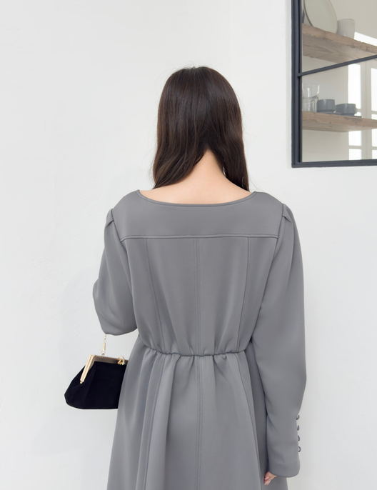 CINEMATIQ キーネックポンチワンピ グレー アップ モデル着用