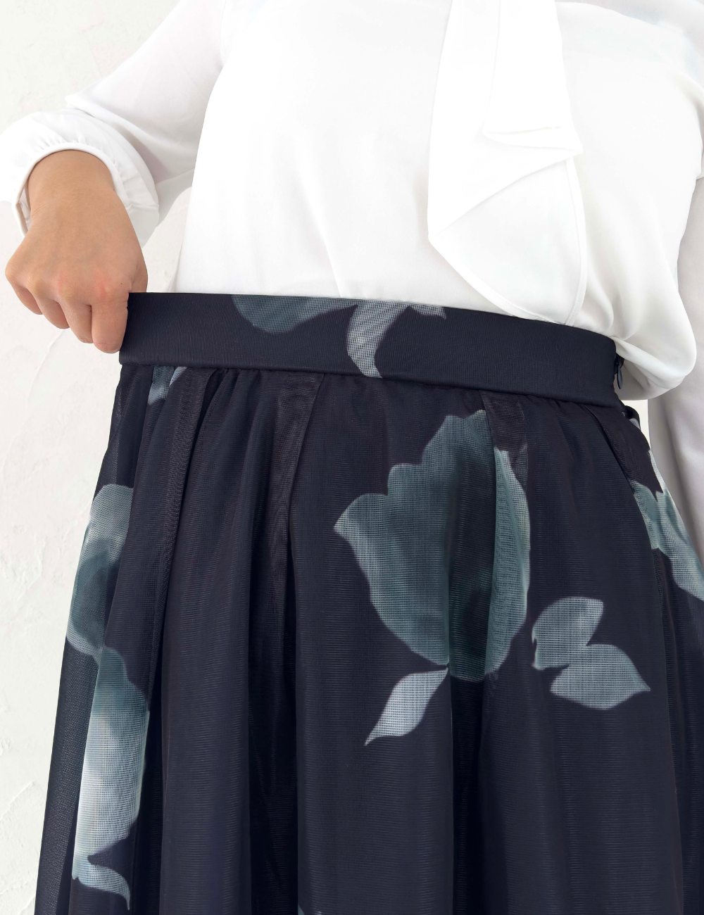 CINEMATIQ オーガンジースカート ネイビー ディティール