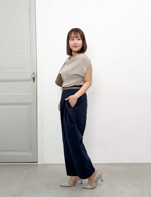 CINEMATIQ 低身長さん専用パンツ ネイビー 横 モデル着用