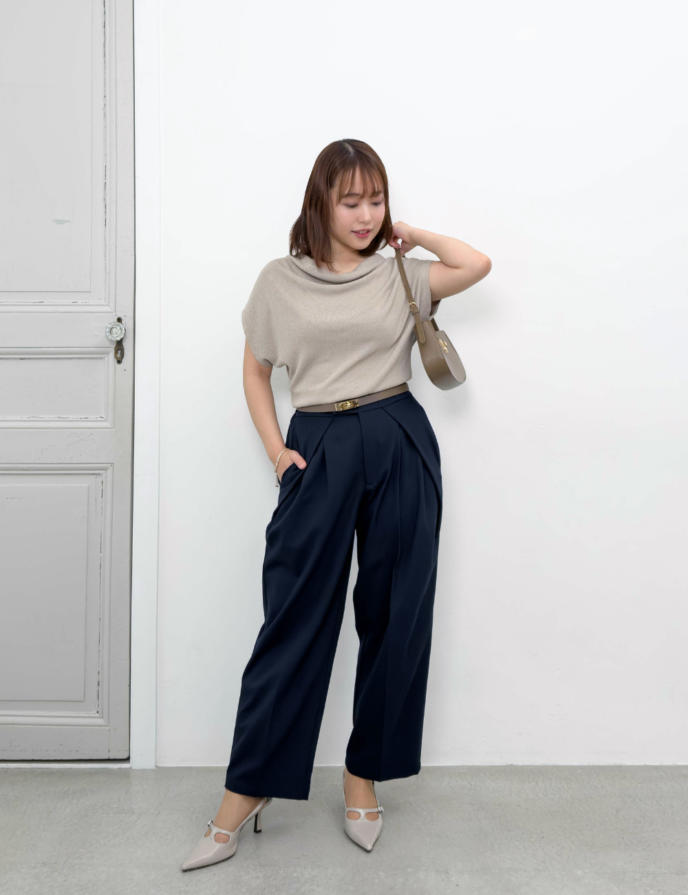CINEMATIQ 低身長さん専用パンツ ネイビー 正面 モデル着用