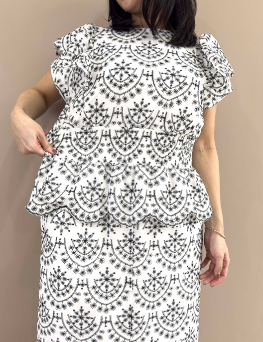 2way総刺繍ペプラムワンピ