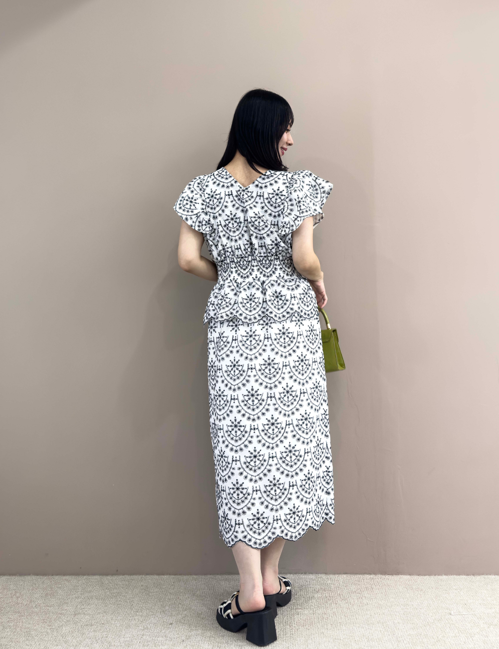 2way総刺繍ペプラムワンピ