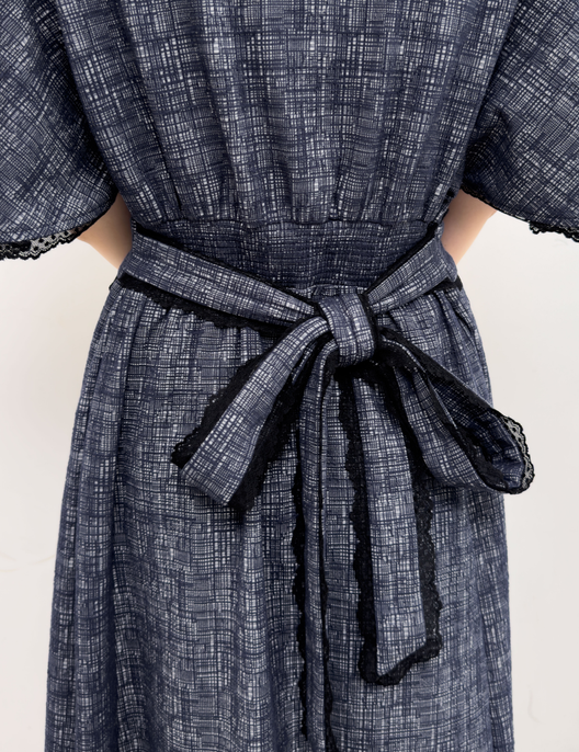 CINEMATIQ レーストリムストレッチワンピ ネイビー ディティール