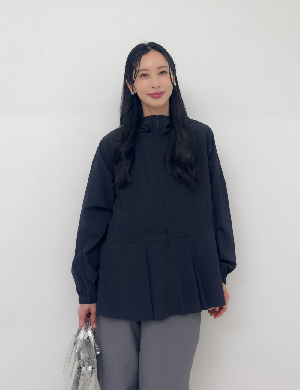 CINEMATIQ 撥水UVカットパーカー ネイビー アップ モデル着用