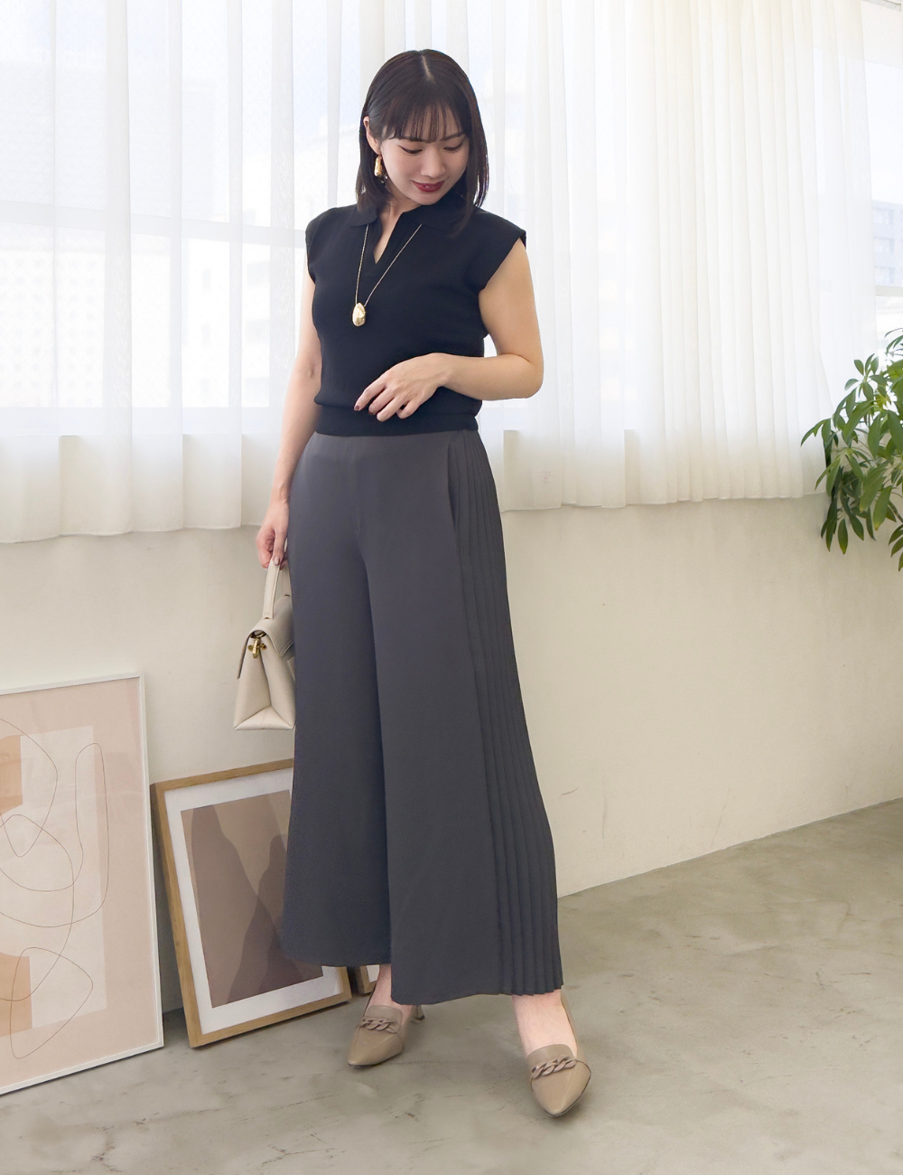 Side pleated straight pants