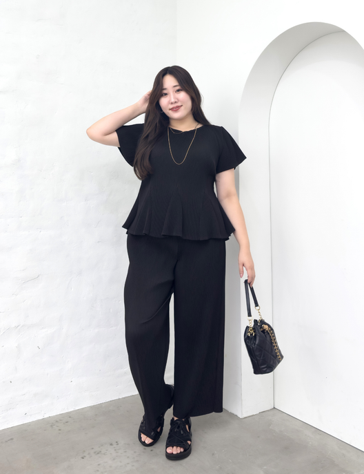 Pleated pants