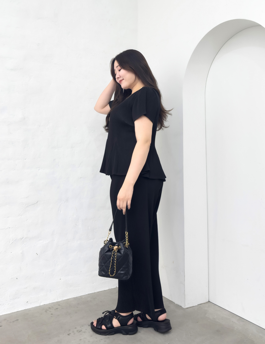 Pleated pants