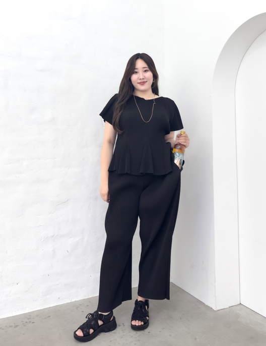 Pleated pants