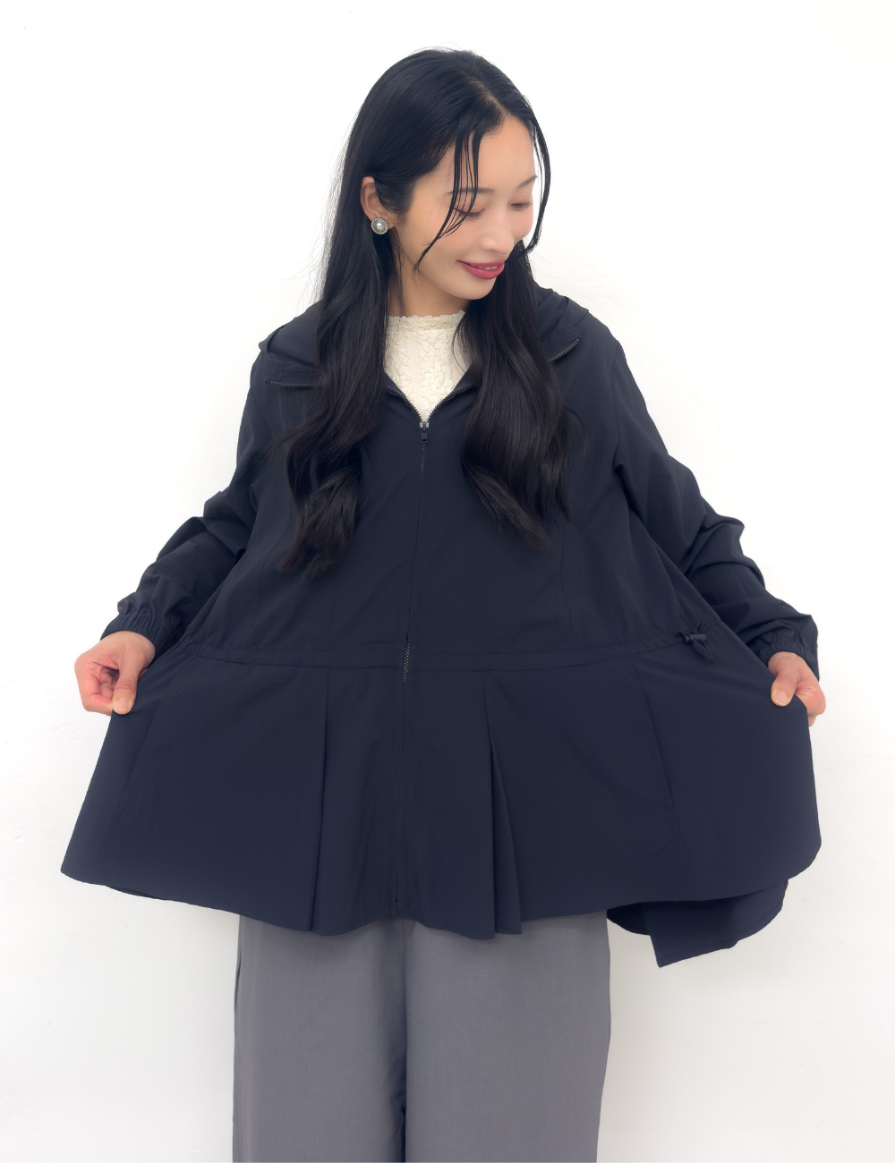 CINEMATIQ 撥水UVカットパーカー ネイビー アップ モデル着用