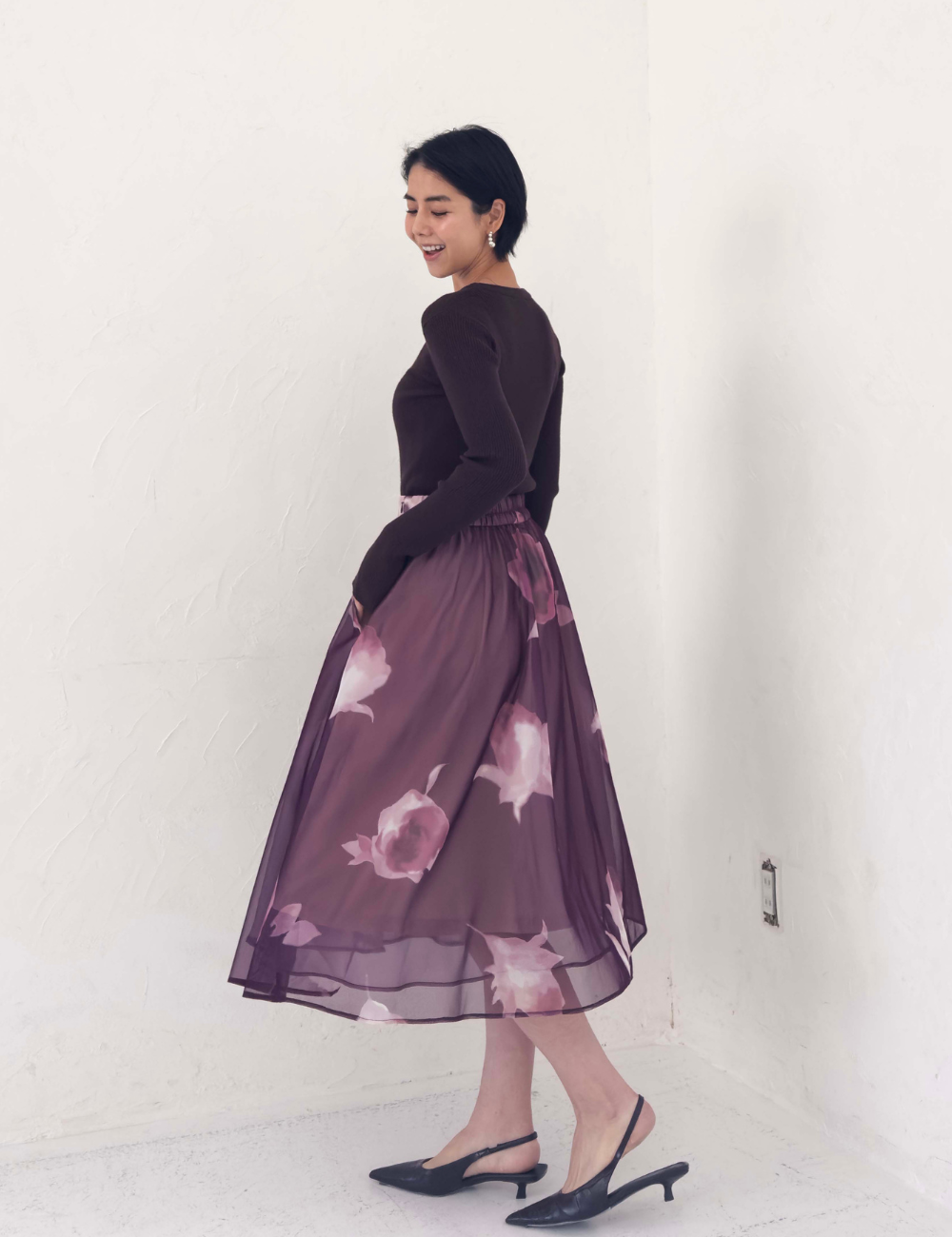 CINEMATIQ オーガンジースカート パープル 横 モデル着用