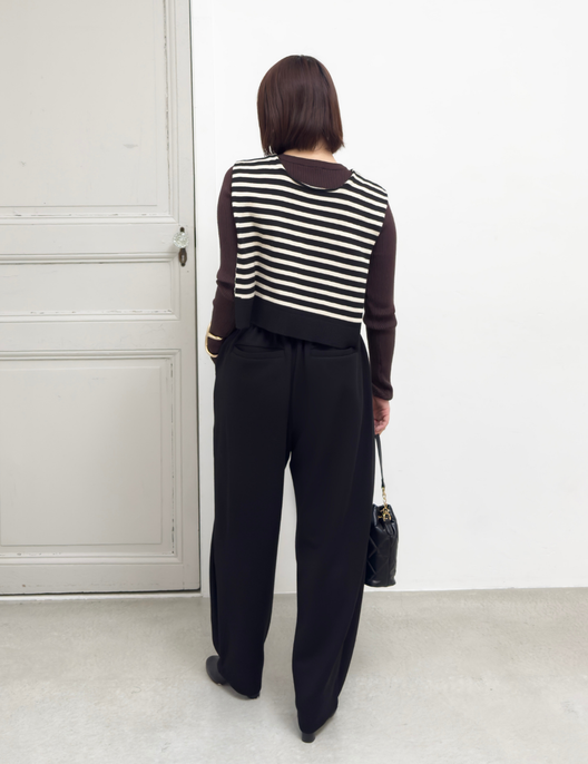 CINEMATIQ 【ベーシックライン】ダブルポケットカーブパンツ ブラック 背面 モデル着用