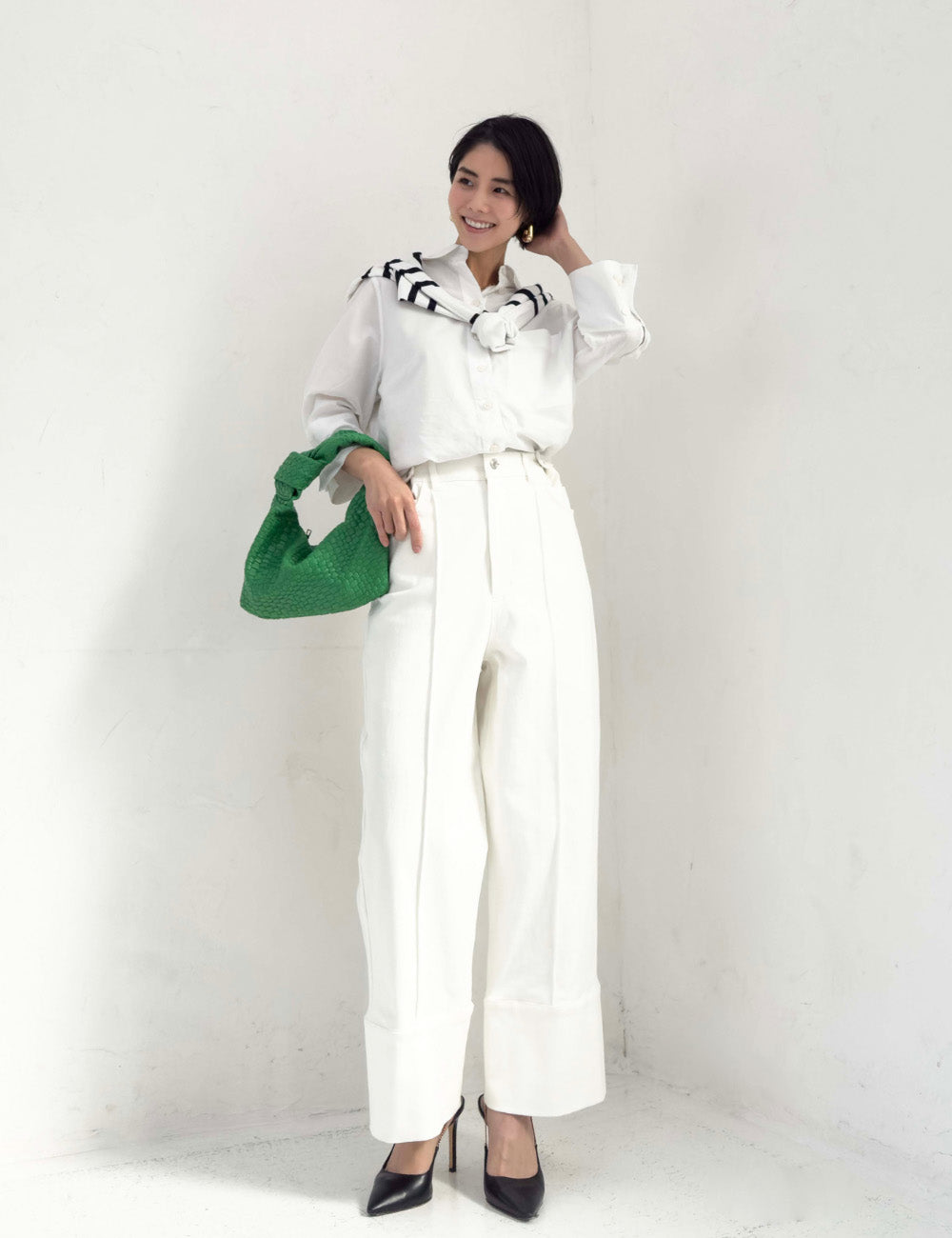 CINEMATIQ 【カイハラデニム】アジャスタブルストレッチジーンズ ホワイト 正面 モデル着用