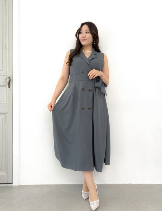 CINEMATIQ リアルフリージレワンピ グレー 正面 モデル着用
