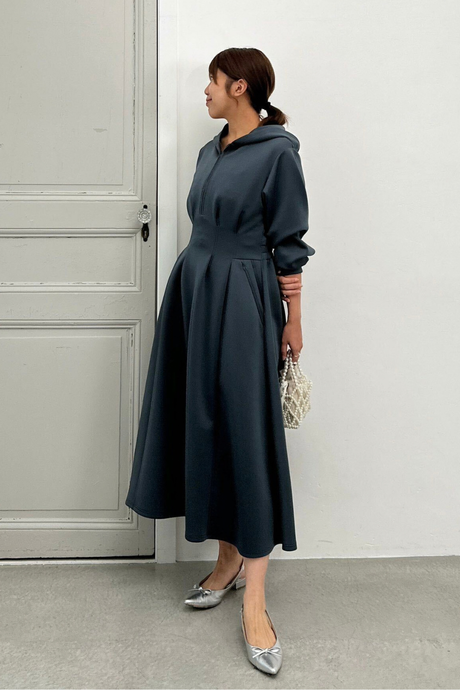 Effortless and polished: a single outfit perfect for outings and picnics.