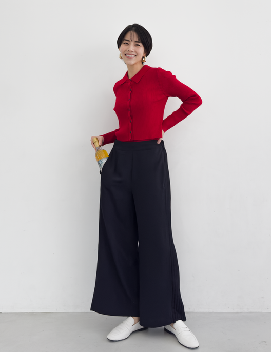 CINEMATIQ サイドプリーツストレートパンツ ブラック 斜め モデル着用