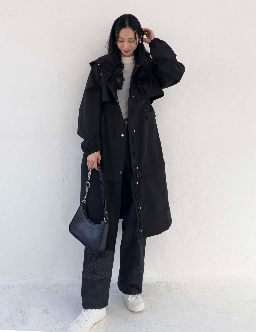 CINEMATIQ 【日本製制電生地】デイリーBAGレインコート ブラック 正面 モデル着用