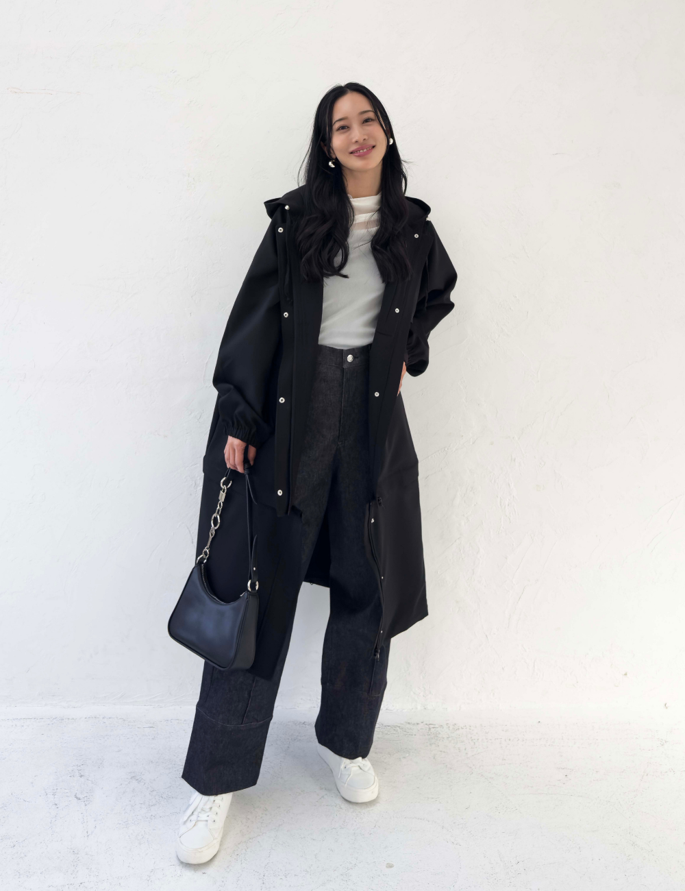 CINEMATIQ 【日本製制電生地】デイリーBAGレインコート カーキ 正面 モデル着用