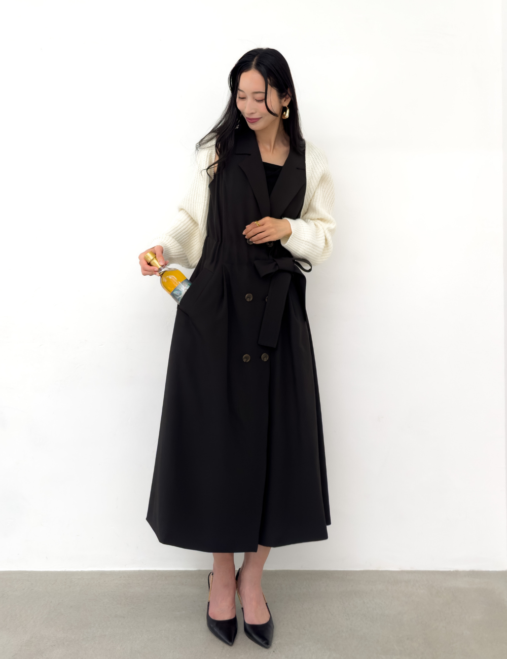 CINEMATIQ リアルフリージレワンピ ブラック 正面 モデル着用