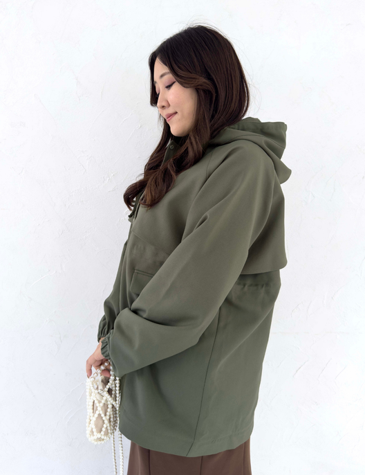 CINEMATIQ 【日本製制電生地】デイリーBAGレインコート カーキ アップ モデル着用